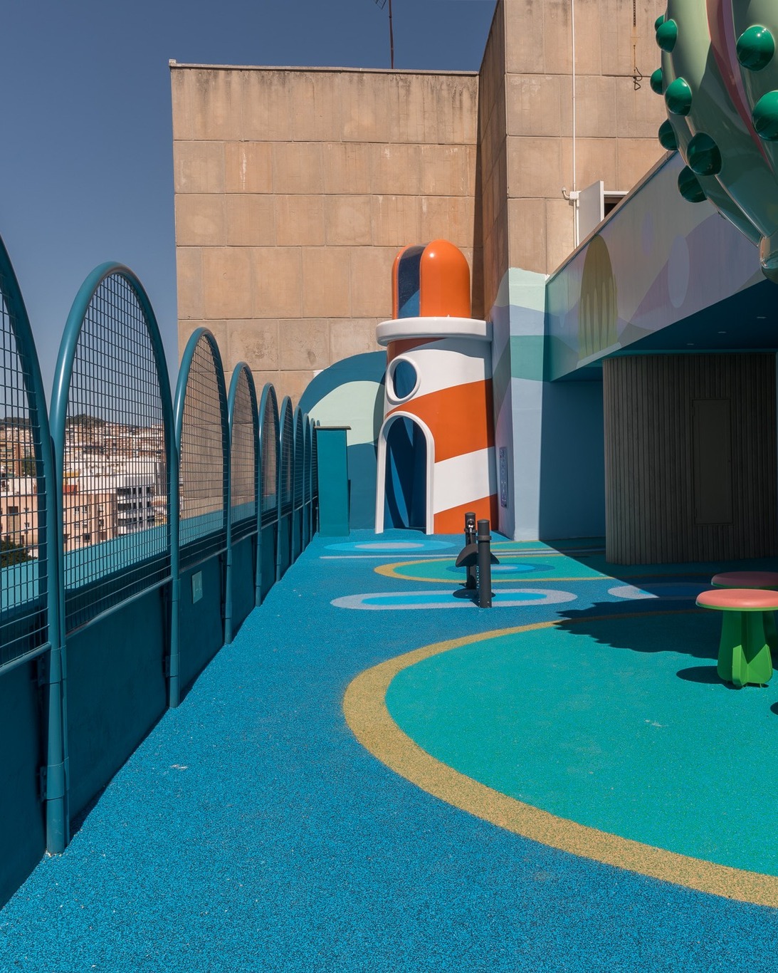Equipamentos de lazer e infantil para Hospital Materno infantil de Málaga – Poliexport