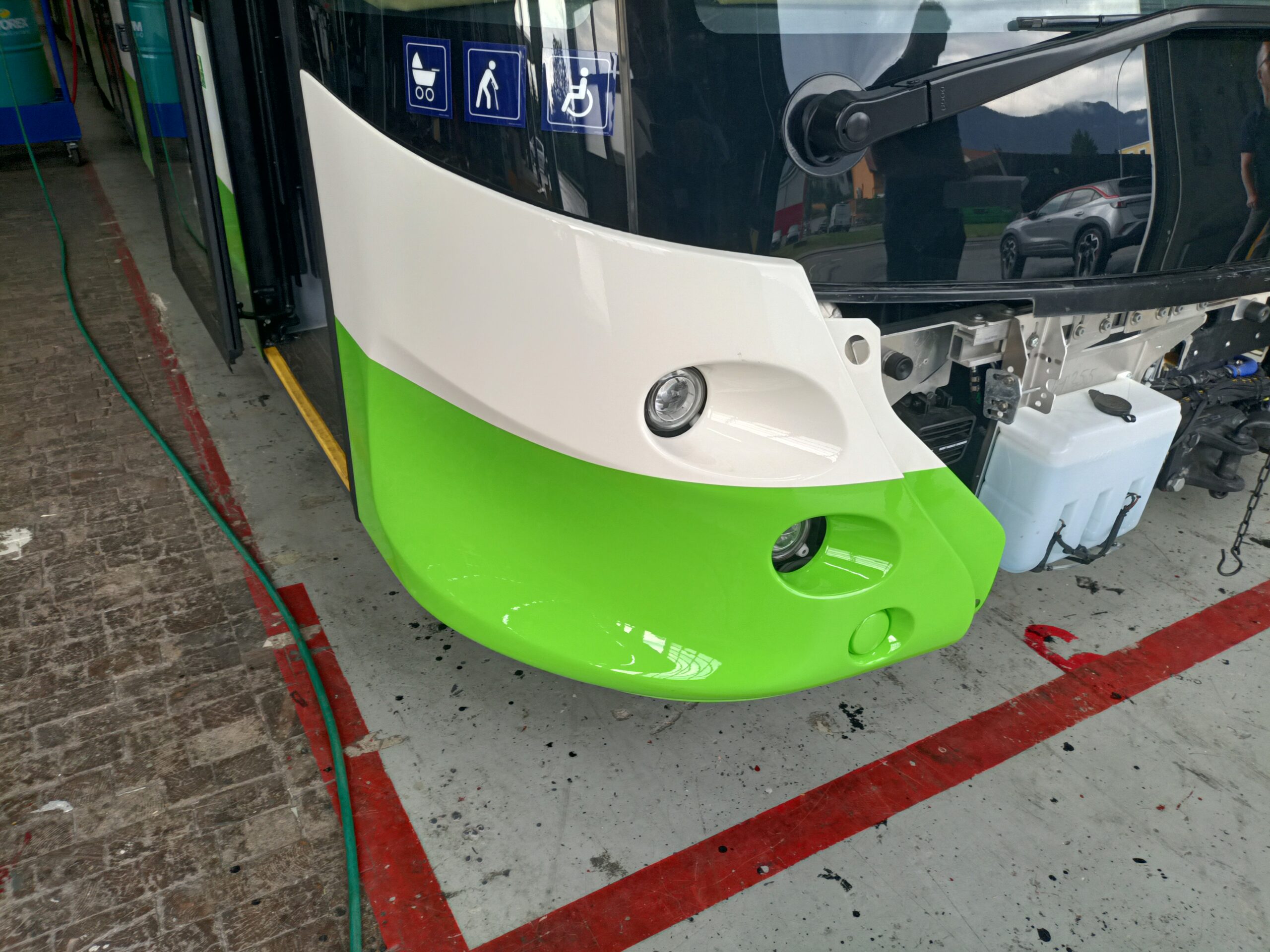 Cantos de parachoques para autocarros – Poliexport