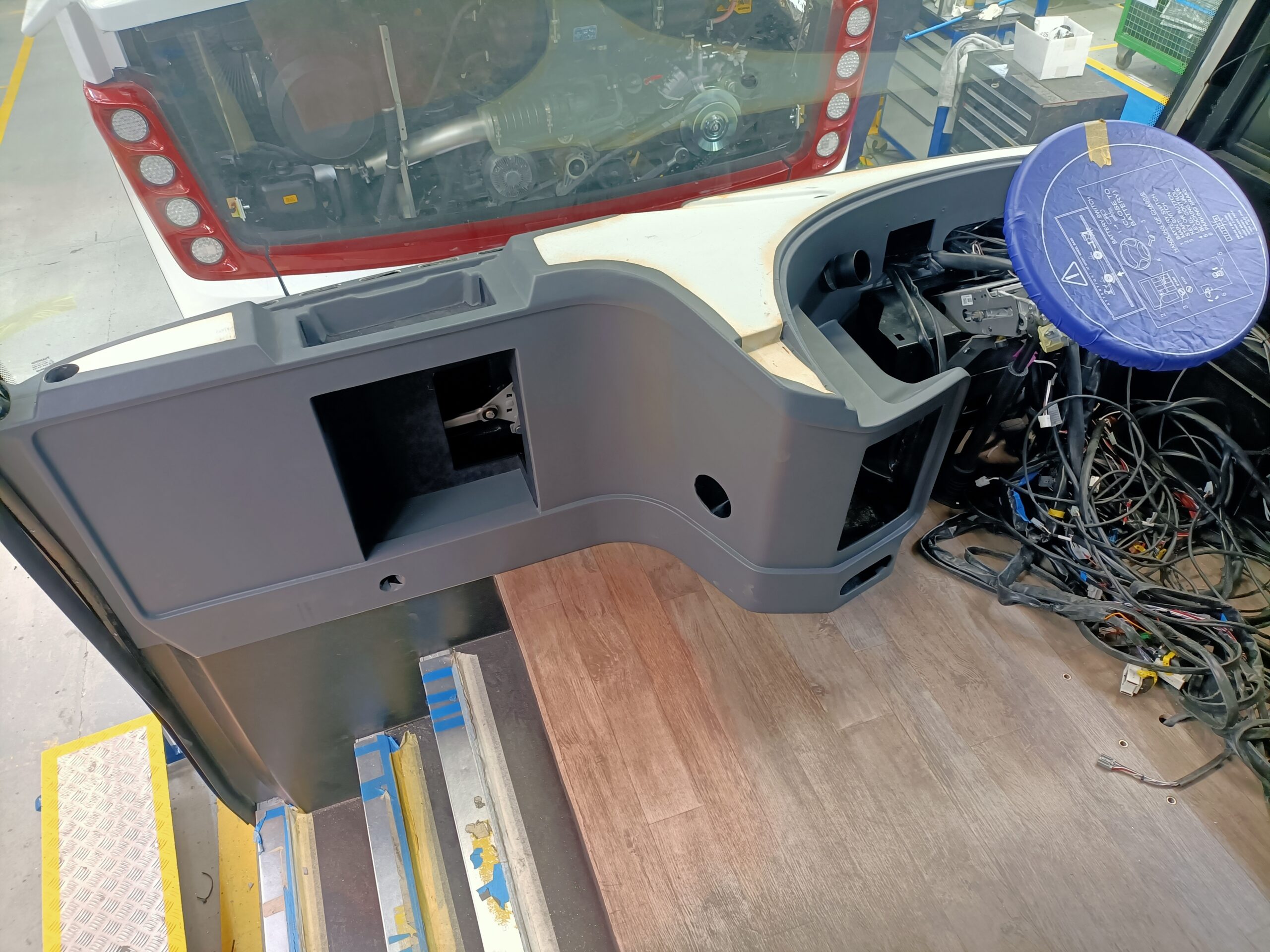 Tablier versão esquerda e direita para autocarros – Poliexport
