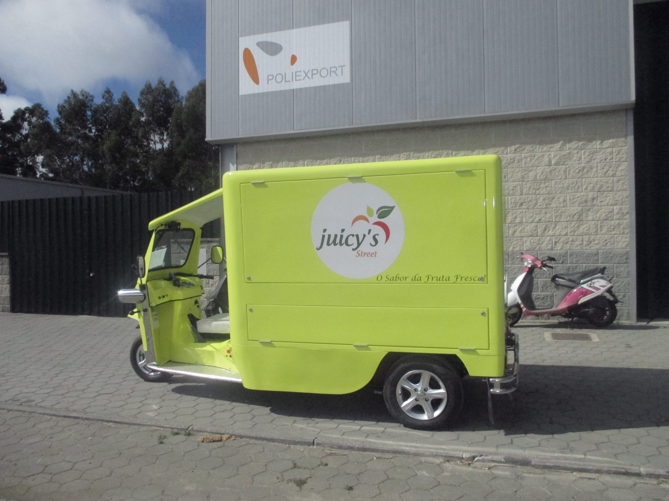 Tuktuk personalizado venda ambulante de sumos naturais – Poliexport