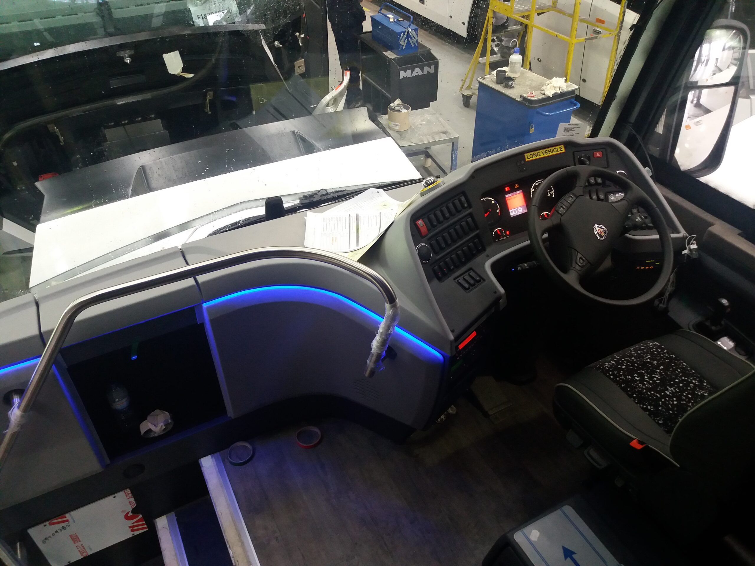 Tablier para autocarro, abastecimento contínuo as linhas de montagem – Poliexport