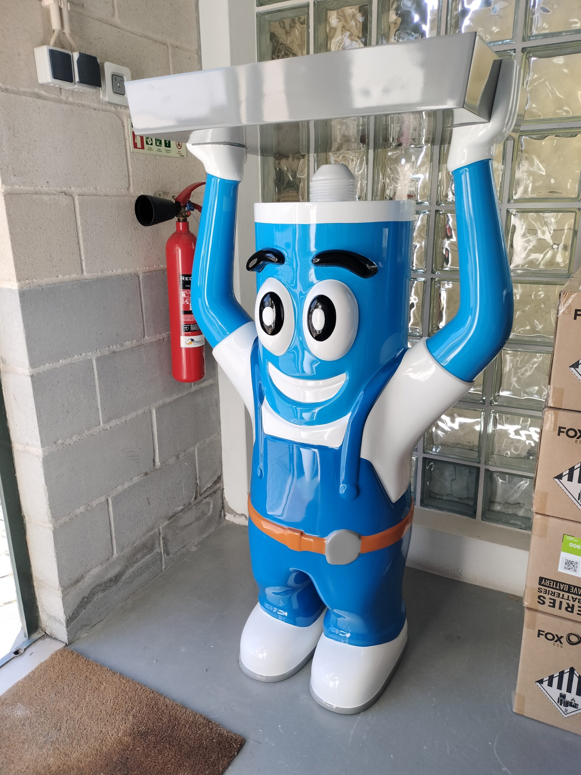 Mascote para ação de promoção de novos produtos Mapei – Poliexport